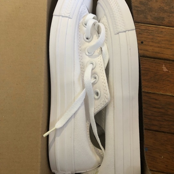 Converse White Monochrome Sneakers - Picture 2 of 6